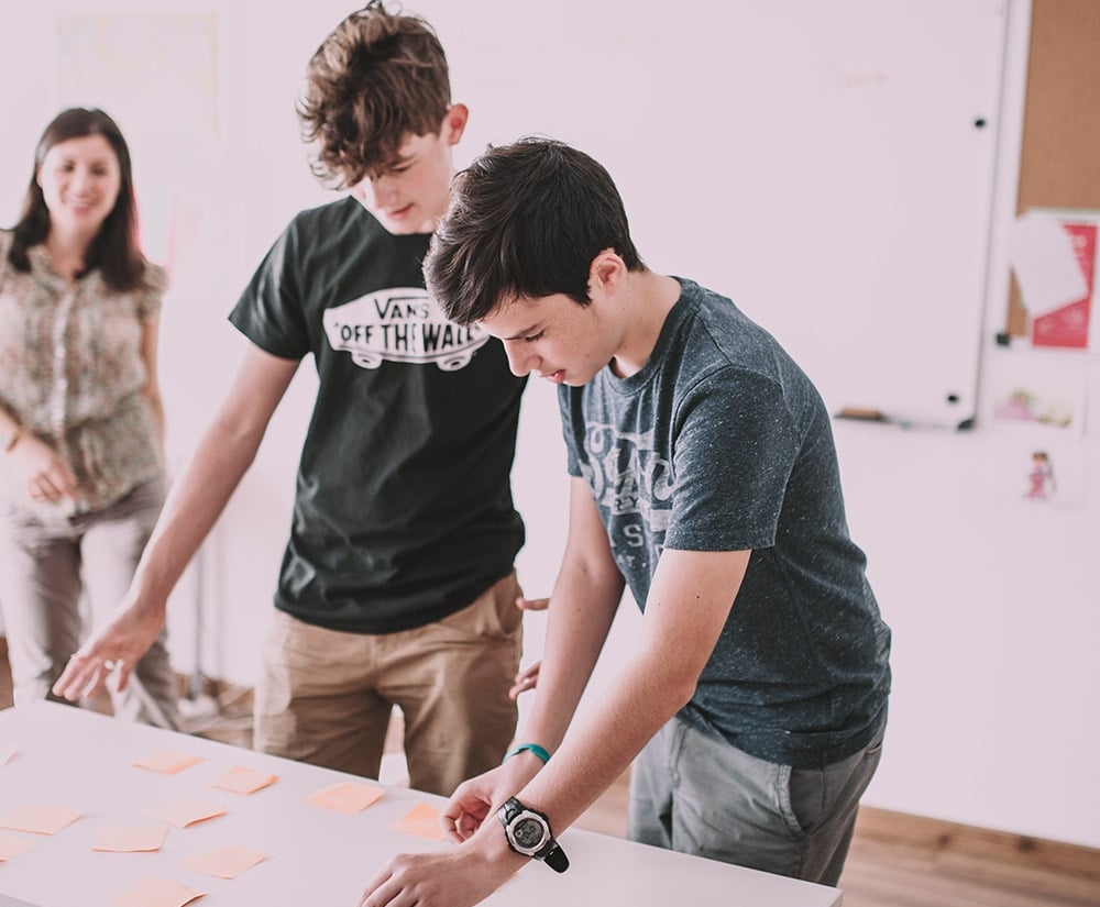 Spanish class high school volunteer program