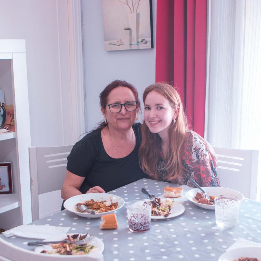 Summer programs for college students with family homestays