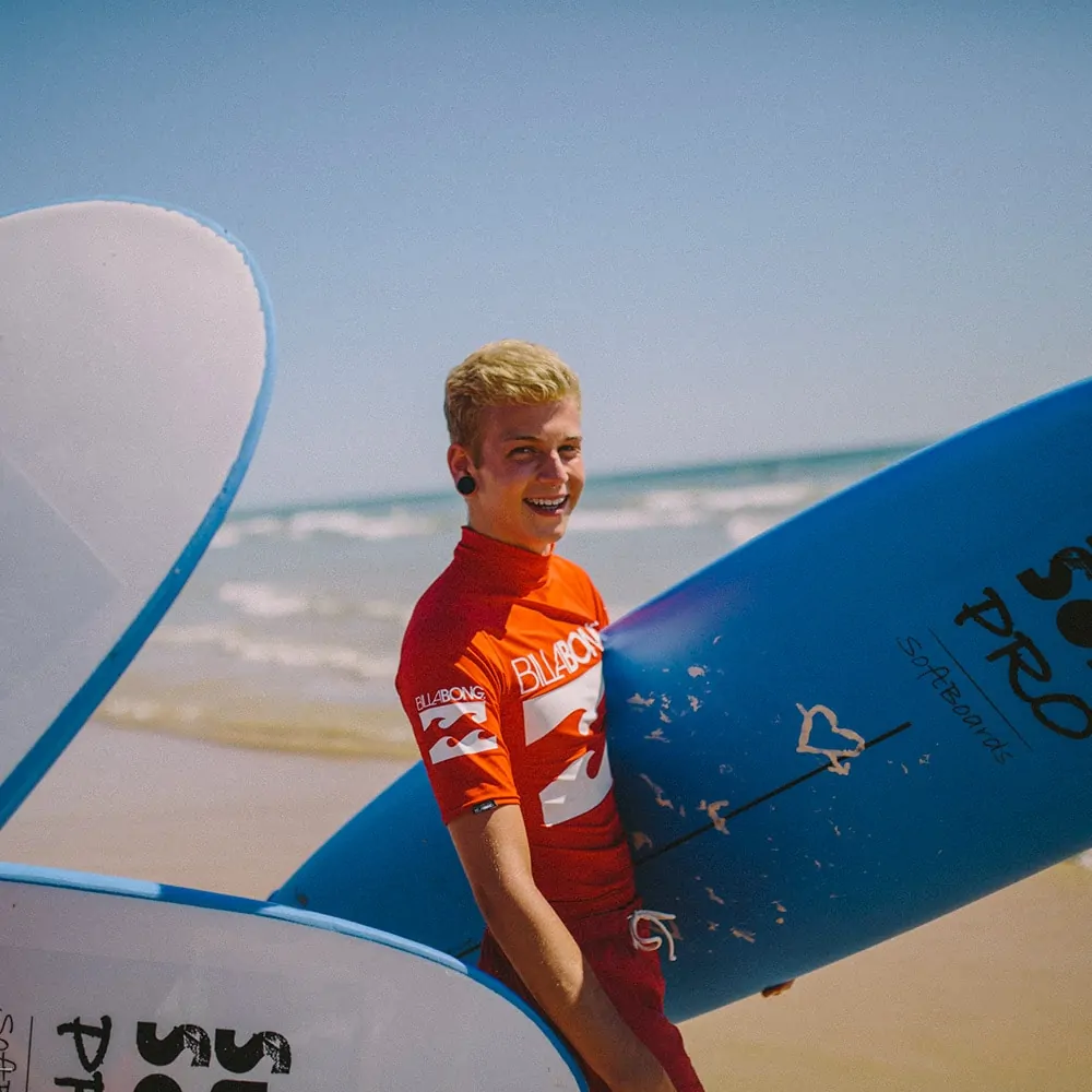 Surfing classes in Cadiz - Summer Spanish immersion programs for high school students