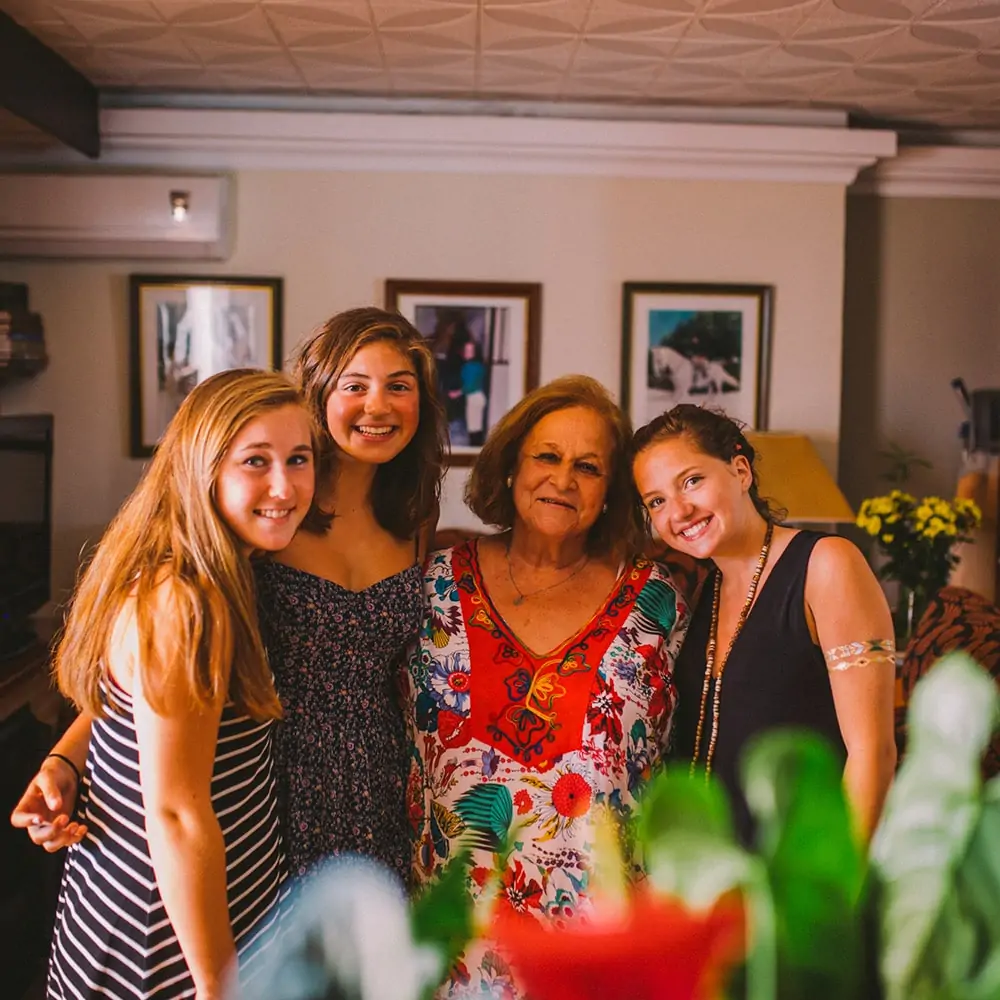 Summer Spanish immersion programs for high school students with family homestays